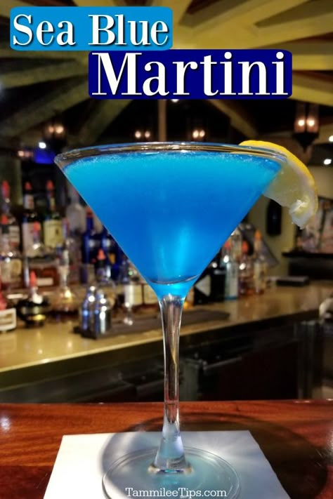 Blue Martini Recipe Vodka, The Best Martini Recipes, Blue Curacao Martini, Martinis With Vodka, Vodka Blue Curacao Drinks, Best Martini Recipe Cocktails, Blue Vodka Drinks, Fun Martini Recipes, Blue Cocktail Drinks