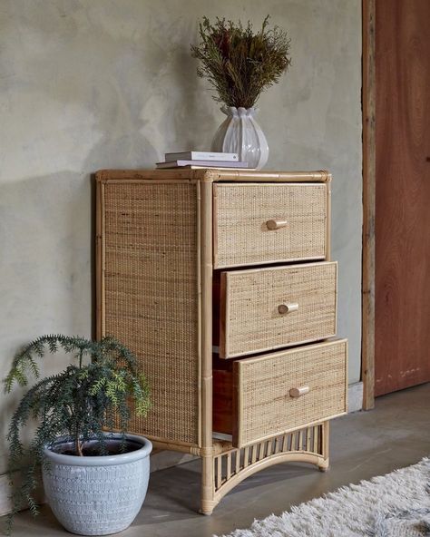 Wicker Bedroom Furniture, Wicker Bedroom, Rattan Cane, Rattan Weave, 3 Drawer Chest, Décor Boho, Wood Drawers, Big Girl Rooms, Rattan Furniture