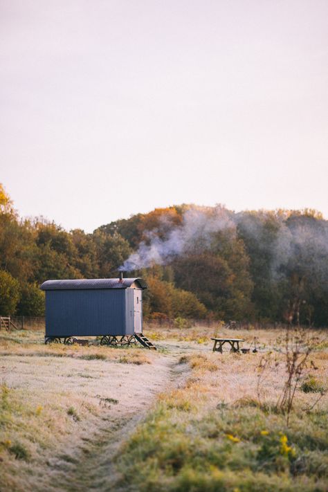 Campfire Pancakes, Campfire Breakfast, Shepherd Hut, Shepherd Huts, British Lifestyle, Shepherds Hut, Weekend Escape, Cabins In The Woods, Small Home