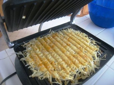 18 Surprising Things You Can Make In A Panini Press Panini Press Recipes, George Foreman Recipes, Breakfast Panini, Sandwich Vegetarian, Panini Recipes, Panini Sandwiches, Panini Press, George Foreman, Sandwich Maker