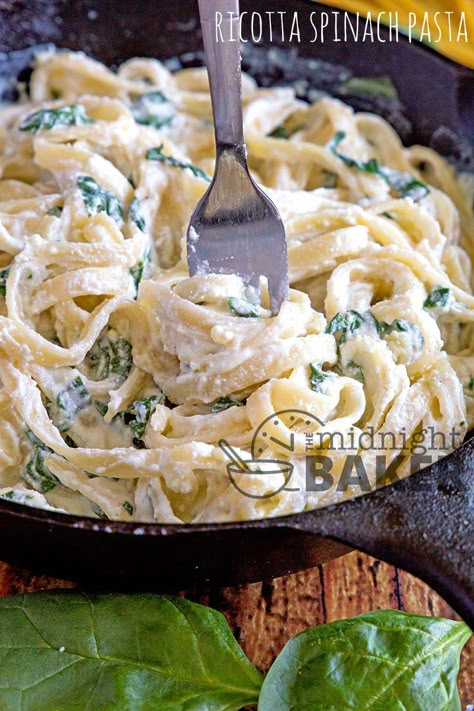 Ricotta Sauce, Ricotta Spinach, Ricotta Cheese Recipes, Ricotta Recipes, Pasta Sides, Spinach Ricotta, Ricotta Pasta, Italian Foods, Pasta Dinners