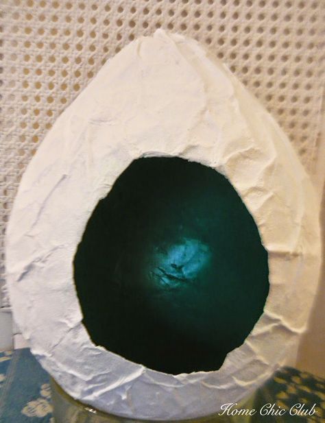 Home Made Glue, Ways To Decorate Easter Eggs, Easter Egg Ideas, Big Easter Eggs, Diy Paper Mache, Decorate Easter Eggs, Giant Easter Eggs, Paper Mache Easter, Egg Ideas