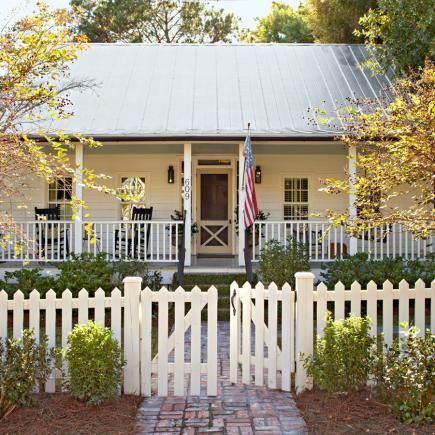 curb appeal. Modern Fence Design, Brick Path, Farmhouse Front Door, Cottage Style Home, Farmhouse Landscaping, Front Yard Fence, Porch Railing, Front Landscaping, Cottage Style Homes