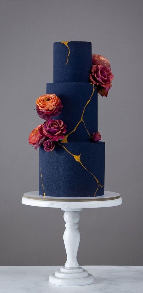 Light And Dark Blue Wedding, Dark Blue Wedding Cake, Wedding Cake Dark Blue, Dark Blue Cake, Botanical Wedding Cake, Cake Challenge, 2023 Cake, Blue Wedding Cake, Blue Birthday Cakes