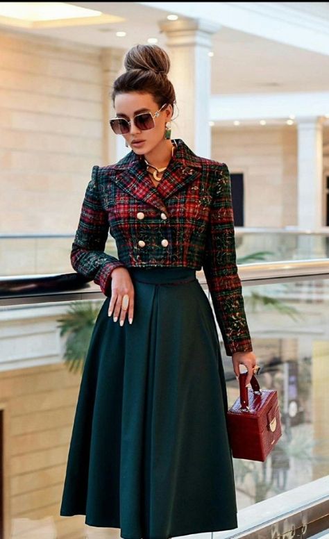 Crop Blazer Outfit, Long Skirt Formal, Customized Clothes, Grad Outfits, Moslem Fashion, Modest Dresses Fashion, Cropped Coat, Classy Work Outfits, Blazer Outfits