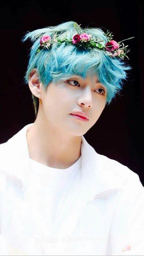 Bts Kim, Stay Gold, Kim Taehyung Wallpaper, Bts Lockscreen, Bts Members, Daegu, V Taehyung, Bts Bangtan Boy, Bts Boys