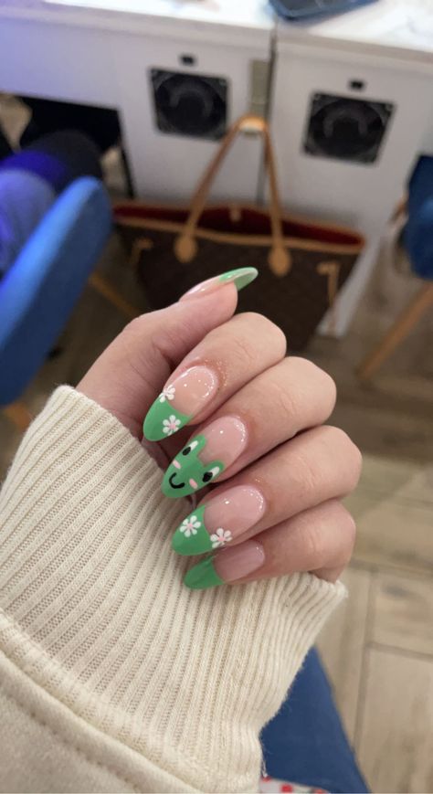 18th Birthday Nails Ideas, Green Nails With Flowers, Froggy Nails, 18th Birthday Nails, Frogs And Flowers, Frog Nails, Disneyland Nails, Amazing Nails, Long Acrylic