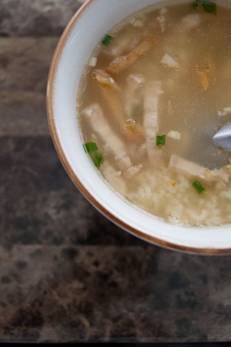 Cambodian rice soup (Babaw) – CamboKitchen Khmer Soup Recipe, Cambodian Cuisine, Chicken Long Rice, Cambodian Food, Khmer Food, Chicken Rice Soup, Pork Belly Recipes, Porridge Recipes, Rice Porridge