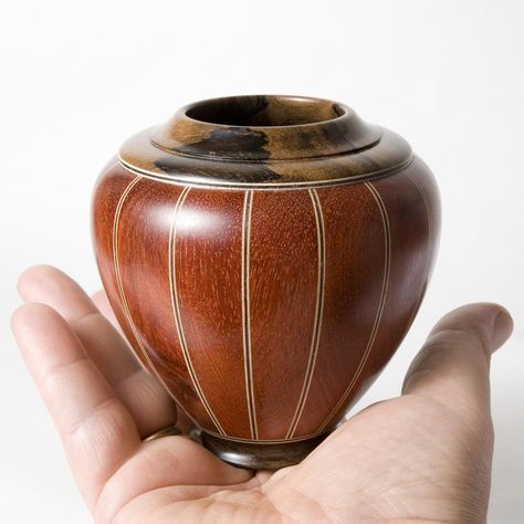 Wooden Vessels, Segmented Turning, Woodturning Art, Wood Turned Bowls, Wood Bowls Carving, Acorn Crafts, Ceramic Lantern, Wood Details, Wood Craft Projects