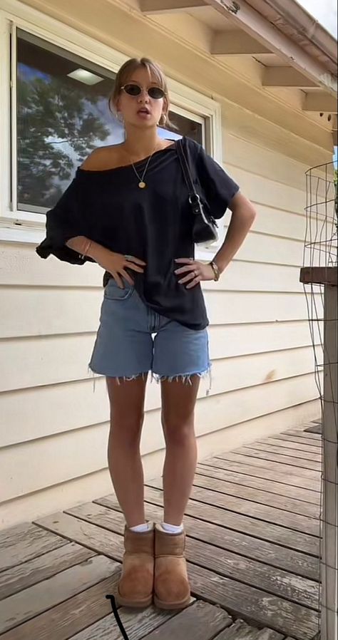 Outfits For Cooler Summer Days, September Outfits Hot Weather, Sunroom Concert Outfits, Hot Day Outfit Aesthetic, Arizona Aesthetic Outfits Summer, Outfit Ideas Size 8-10, Winter Outfits Warm Weather, School Outfit Hot Weather, School Fits For Hot Weather