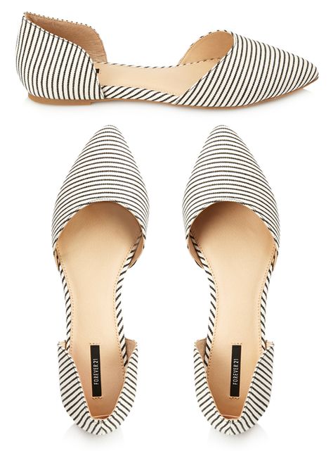 Über Chic for Cheap: Spied: Sleek Striped Flats Fun Shoes, Striped Flats, Heels Outfits, Black And White Shoes, White Shoes, Nice Shoes, Too Much, Sleek, Stripes