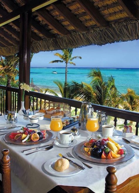 Vacation Aethstetic, Vision Board Holiday, Vacation Asethic, Holiday Astethic, Holiday Vision Board, Maldives Breakfast, Luxury Vacation Aesthetic, Luxury Beach Vacation, Vacation Dinner