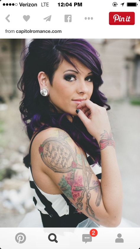 Violetta Emo Hairstyle, Brides With Tattoos, Punk Hair, Emo Hair, Shaved Hair, Grunge Hair, Love Hair, Undercut, Hair Dos