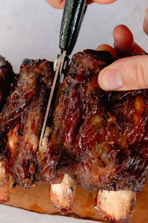 If you're looking for a quick and easy beef rib dinner, this oven-baked beef back ribs recipe is the way to go! They take right at two hours to cook, and they're delicious! Beef Rib Rack Recipes, Beef Chuck Riblets, Beef Ribs Recipe Oven, Beef Rib Recipes, Beef Back Ribs Recipe, Oven Baked Beef Ribs, Baked Beef Ribs, Oven Baked Pork Ribs, Rib Dinner