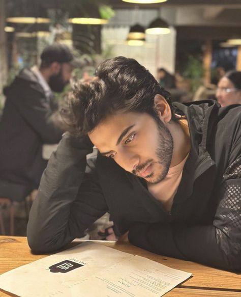 Vikram Singh Chauhan Pics, Vikram Singh Chauhan, Cafe Poses, Cute Romantic Pictures, Aesthetic Photography People, Beautiful Dp, Surya Actor, Ideal Male Body, Baby Boy Hairstyles