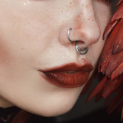 Edgy Septum Jewelry, Double Septum Ring, Jade Septum Ring, Hekate Outfit, Septum Piercing Jewelry Silver, Septum Ring Aesthetic, Double Septum Piercing, Pretty Septum Piercing, Septum Piercing Silver