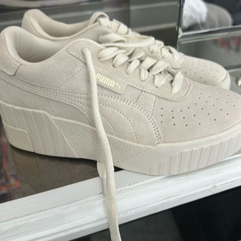 Platform Puma Sneakers, Puma Cali Sneakers, Pink Puma Sneakers, White Casual Sneakers, Pink Pumas, Preppy Women, Rose Gold Sneakers, Shoes Puma, Puma Suede