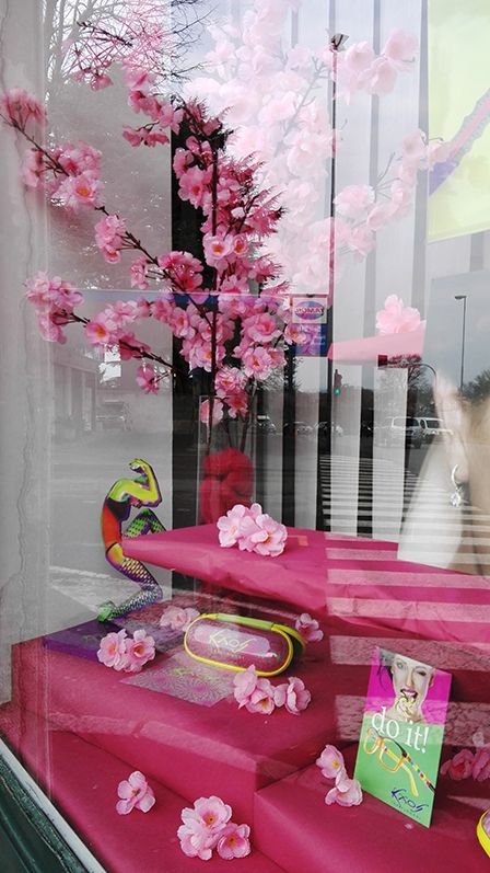 Vetrine Ottica Radrizzani Spring 2016 by Emanuela Terraneo Design www.emanuelaterraneo.com #fototticaradrizzani #vetrine #windows #showroom #spring #primavera #emanuelaterraneodesign Ted Baker Icon Bag, Showroom, Boutique, Design