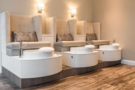 pedicure spa chair nail salon，pedicure chair luxurious，pedicure bench Nail Spa Interior Design, Pedicure Chair Ideas, Pedicure Station Ideas, Pedicure Bench, Nail Salon Chairs, Brand Interior, Pedicure Station, Nail Salon Interior Design, Nail Salon Interior