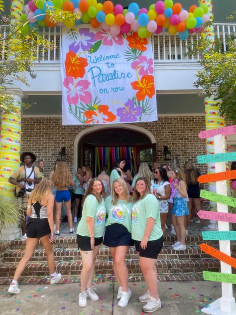 Preppy Sorority, Sorority Themes, Recruitment Themes, Recruitment Ideas, Group Photography Poses, Bid Day Themes, Pi Phi, Big Little Reveal, Group Photography