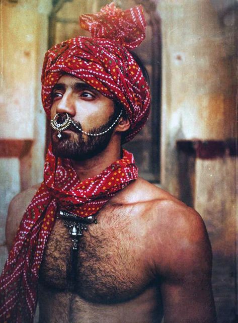 Facial Jewelry, Mens Fashion Country, Saree Bollywood, Indian Men Fashion, Arab Men, Indian Man, Turbans, Male Beauty, Bearded Men