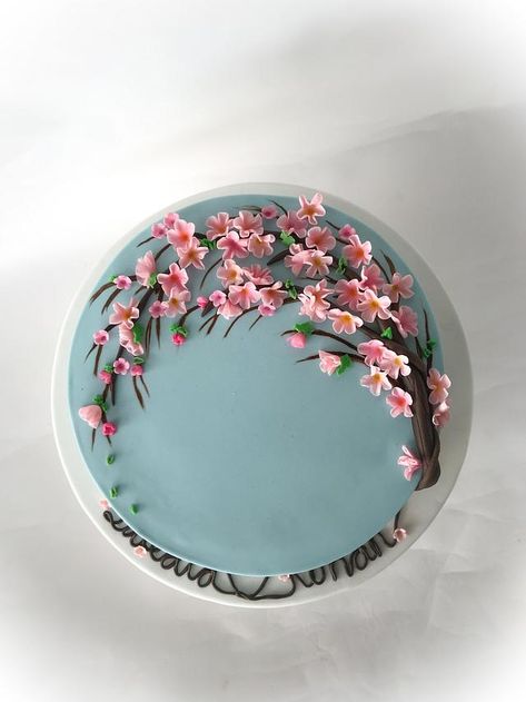 Cherry blossoms cake Japanese Cake Design, Japanese Cherry Blossom Cake, Pretty Cake Decorating, Sakura Cake, Floral Cake Design, Flower Cake Design, Cherry Blossom Cake, Blossom Cake, Japanese Cake