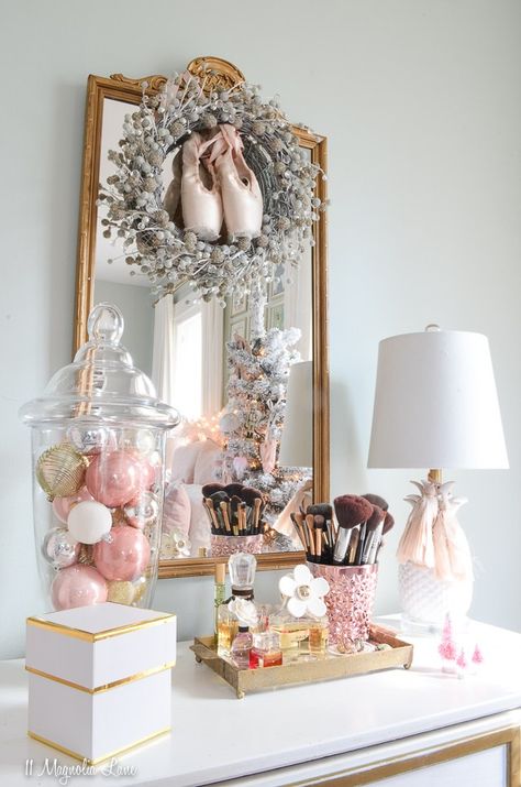 Christmas Tree Inspiration White, Ballet Bedroom, Urban Rugs, Pink Christmas Bedroom, Rustic Tableware, Holiday Home Tour, Bedroom Decor For Teen Girls, Coastal Rugs, Pink Christmas Decorations