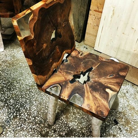 Teak epoxy chair by Lara wood design Epoxy Chair, Wc Decoration, Resin And Wood Diy, Wood Resin Table, Epoxy Wood Table, Epoxy Ideas, Live Edge Furniture, Epoxy Resin Table, Log Furniture