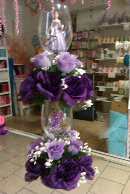 Quinceañera Centerpieces Ideas, Centerpiece For Birthday Party, Centerpieces With Wine Glasses, Purple Table Decorations, Quince Centerpieces, Diy Dollar Tree Centerpieces, Wedding Decorations Diy Centerpiece, Dollar Tree Centerpieces, Quinceanera Centerpieces