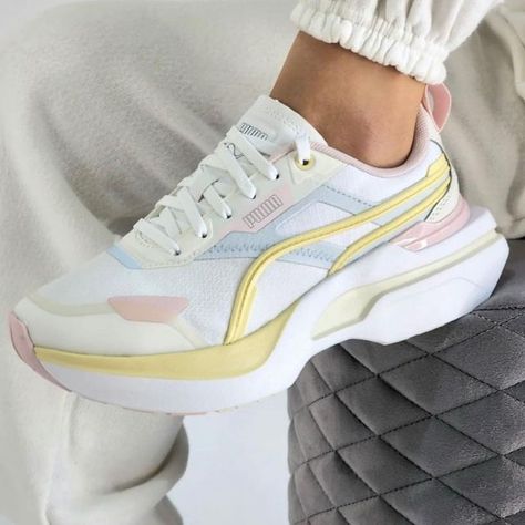 boutique footdz on Instagram: "PUMA KOSMO RIDER Prix: 12800 Da Pointures : 36-37-38-38,5-39-40" Puma Kosmo Rider, Rider Outfit, Puma Outfit, Outfit Women, Boutique, On Instagram, Instagram