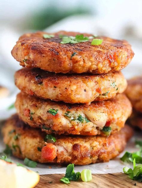 Southern Fried Salmon Patties Salmon Patties With Creamed Peas, Southern Salmon Patties Recipe, Southern Fried Salmon Patties Recipe, Southern Fried Salmon Patties, Salmon Patties With Cornmeal, Collard Dip, Simple Salmon Patties Recipe, Healthy Salmon Patties, Salmon Marinades