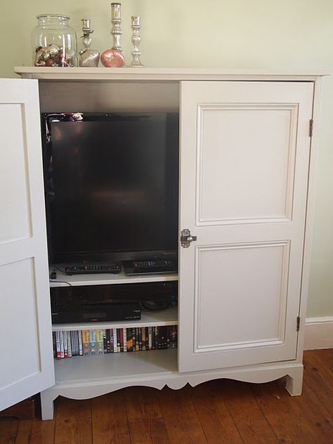 Love this TV cabinet! Tv Inside Cabinet, Hideaway Tv Cabinet, Tv In Cupboard, Tv In Cabinet, Hidden Tv Ideas, Antique Tv Cabinet, Minimalist Living Rooms, Conservatory Interiors, Tv Rum