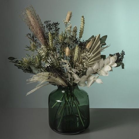 Dried Flowers Flower Bouquet Rustic, Wheat Flower, Flowers Eucalyptus, Earthy Home, Short Vase, Wildflower Meadow, Flower Vase Arrangements, Forever Flowers, Dry Plants