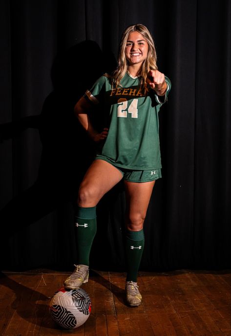 #highschool #highschoolsport #soccer #soccergirls #trendy #mediaday #sportsmediaday #aesthetic #schoolinspo #school Soccer Media Day, Soccer Media Day Poses, Soccer Photography Poses, Soccer Poses, High School Soccer, Soccer Banner, Soccer Photography, Softball Pictures, High School Sports