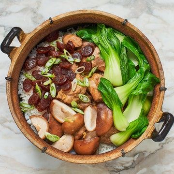 Clay Pot Rice Recipe, One Pot Japanese Curry Chicken And Rice, Chicken Curry Japanese, Claypot Rice Recipe, Pot Rice Recipe, One Pot Hainanese Chicken Rice, Clay Pot Rice, Chinese Steamed Chicken And Mushroom, Cantonese Clay Pot Rice