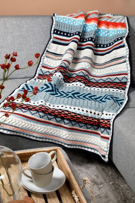 Groot nieuws: Aan de Haak CAL komt eraan! Diy Knitting Projects, Striped Crochet Blanket, Heirloom Blanket, Crochet Blanket Afghan, Crochet Pillows, Striped Blankets, Deco Boheme, Afghan Blanket, Blanket Knitting Patterns