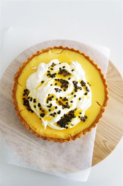 Can someone please tell me how to safely remove the tart from the still-very-hot tart tin, while wearing clumsy oven gloves, without burn... Granadilla Recipes, Mascarpone Pie, Passionfruit Tart, Courtney Williams, Sweet Pastry, Mascarpone Cream, Flan Recipe, Bread And Butter Pudding, Oven Gloves