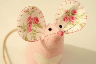 Mouse Crafts, Pin Cushions Patterns, Needle Books, Mouse Pattern, Felt Mouse, Needle Cases, Sewing Pillows, Pin Cushion, Free Embroidery