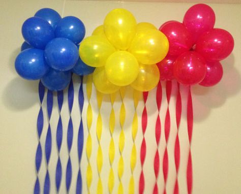 Streamer Decorations, Pink First Birthday, Balloon Clouds, Halloween Photo Booth, Streamer Backdrop, Fringe Backdrops, Halloween Backdrop, Balloon Backdrop, Balloon Diy