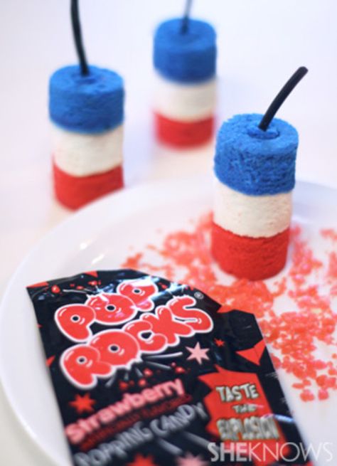 Firecracker cakelette tutorial Entertaining Hacks, 4th Of July Desserts, Fourth Of July Food, Blue Cakes, Little Cakes, July Crafts, 4th Of July Party, July Party, Pop Rocks