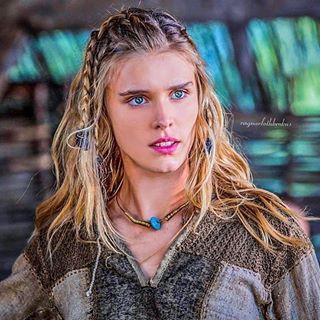 #porunn #vikings #gaiaweiss #viking Porunn Vikings, Gaia Weiss, Viking Warrior Woman, Vikings Show, Vikings Tv Series, Vikings Fan, Viking Women, Vikings Tv, Viking Culture