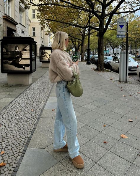 Kristin K. (@tini_leah) • Instagram photos and videos Chilly Fits, Winter Warm Outfits, Trendy Cardigans, Simple Fall Outfits, Women Overcoat, Turndown Collar, Warm Outfits, Autumn Outfit, Fashion Week Street Style