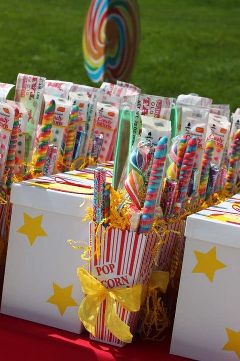 Tons of great circus party decorations for any circus theme! Ideas you can DIY yourself with step by step pictures! Everything from invitations to girly circus tents and even centerpieces to give a good first impression! Carnival Party Favors, Circus Birthday Party Theme, Carnival Birthday Party Theme, Circus Theme Party, Carnival Themed Party, Carnival Theme, Circus Birthday Party, Movie Birthday, Carnival Birthday Parties