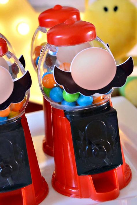 Mario Birthday Party Outdoor, Super Mario Bros Party Favors, Arcade Birthday Party Ideas, Mario Bday Party Ideas, Arcade Themed Birthday Party, Mario Fireball, Mario Kart Birthday Party, Bolo Pikachu, Super Mario Bros Party Ideas