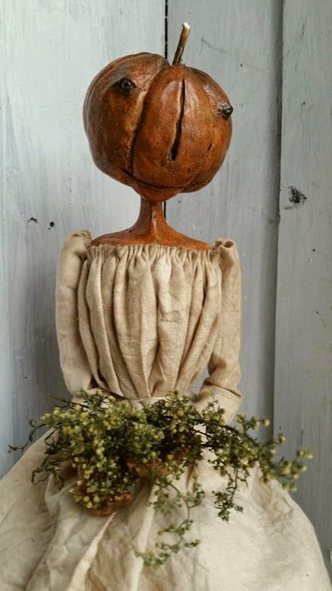 Primitive Pumpkin Head Dolls, Pumpkin Head Doll, Pumpkin Doll, Primitive Pumpkin, Halloween Folk Art, The Creeper, Doll Halloween, Primitive Halloween, Washington County