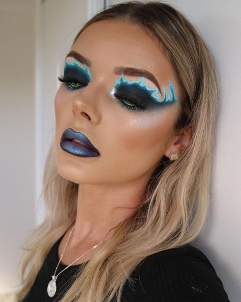 Disney Villains Makeup Ideas, Villian Makeup Looks, Hades Makeup Female, Hades Makeup, Villain Makeup, Disney Villains Makeup, Disney Eye, Villains Halloween, Disney Eye Makeup