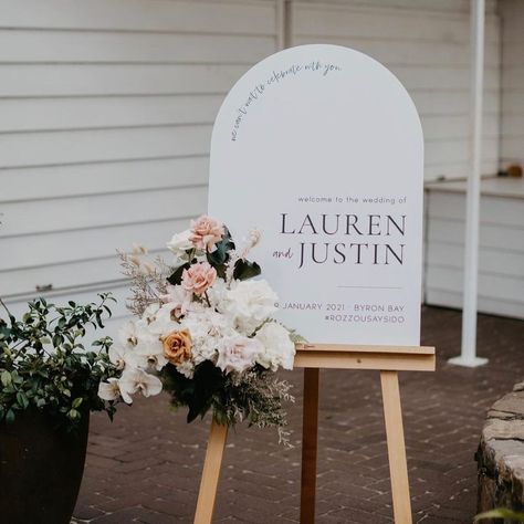 Wedding Signs With Flowers, Table Stationary, Ceremony Wedding Sign, Wedding Sign Acrylic, Acrylic Wedding Signs, Wedding Welcome Board, Cottage Wedding, Ceremony Signs, Wedding Decor Style