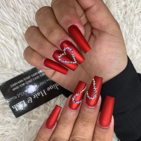 Valentine Nails Design, Tiger Stripe Nails, Pedi Ideas, Valentines Day Nails, Velvet Nails, Valentine Nails, Nail Designs Valentines, Nails Spa, Striped Nails