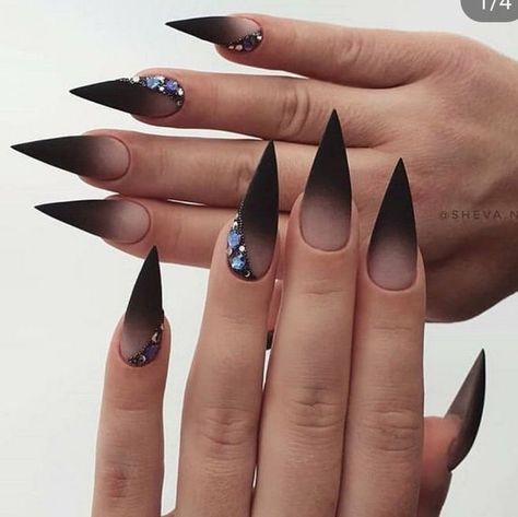 Nail Armor, Witch Nails, Unghie Nail Art, Witchy Nails, Matte Black Nails, Stiletto Nail Art, Nails Stiletto, Gothic Nails, Goth Nails