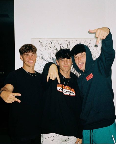 Sway House, Tiktok Famous, Josh Richards, Bryce Hall, New Boyfriend, Male Poses, Future Boyfriend, Beautiful People, Eye Candy